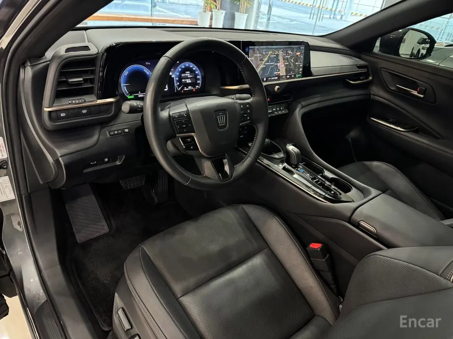 Фото 10 - Toyota Crown