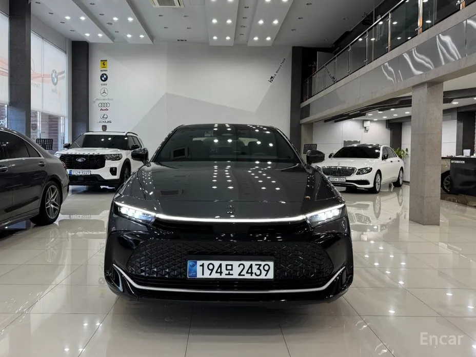 Фото 3 - Toyota Crown