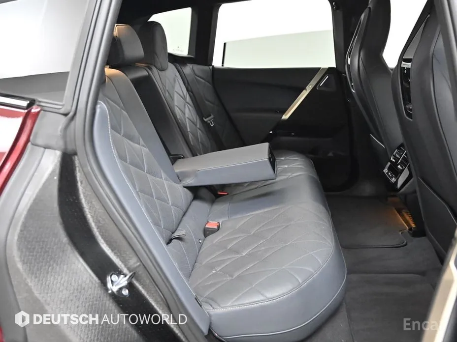 Фото 12 - BMW iX