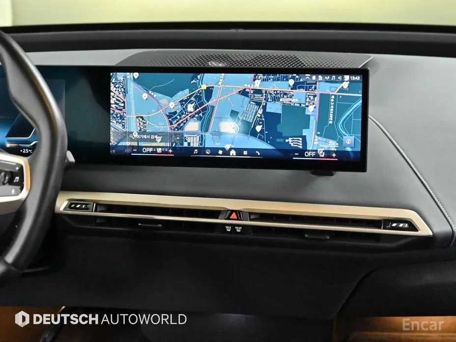 Фото 14 - BMW iX