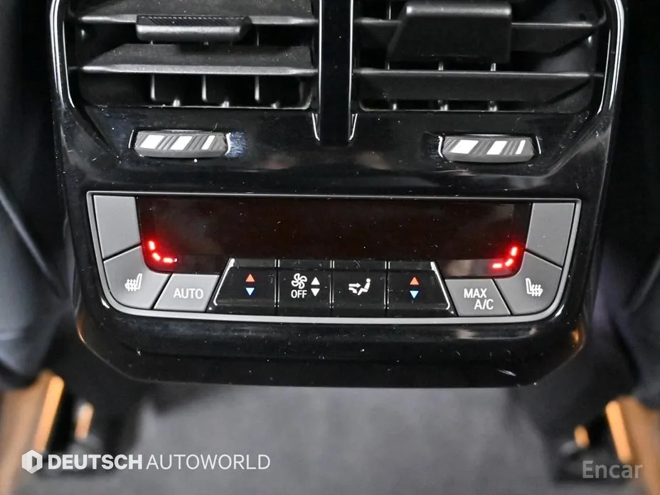 Фото 16 - BMW iX