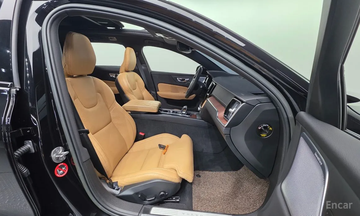 Фото 10 - Volvo V60