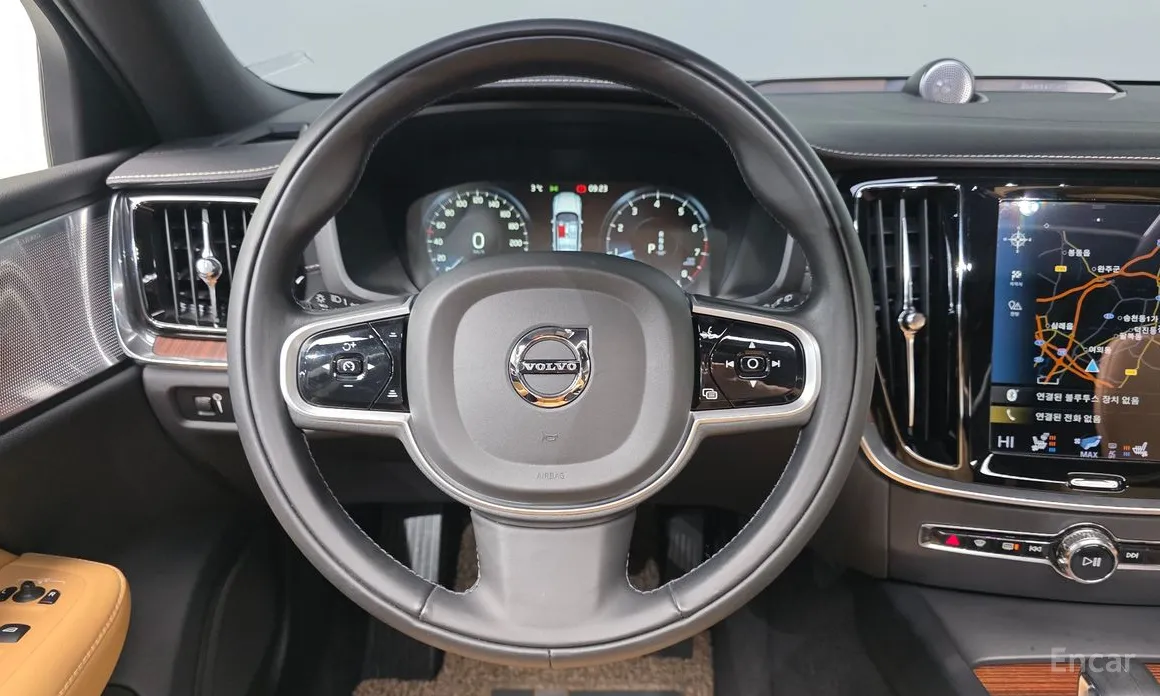 Фото 14 - Volvo V60