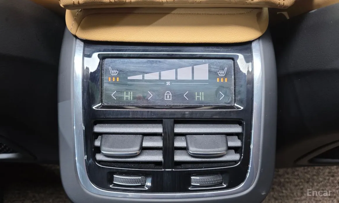 Фото 18 - Volvo V60