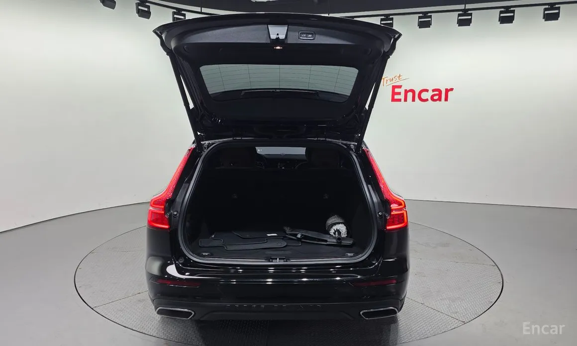 Фото 20 - Volvo V60