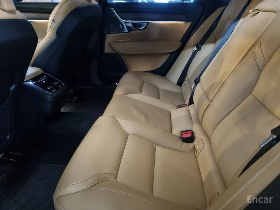 Фото 11 - Volvo V90