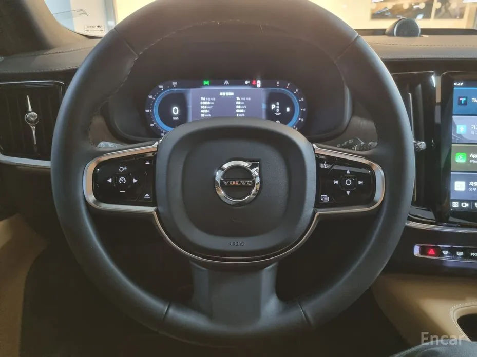 Фото 12 - Volvo V90