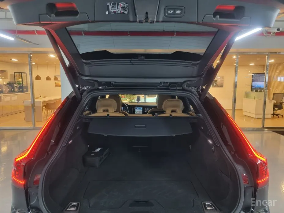 Фото 20 - Volvo V90