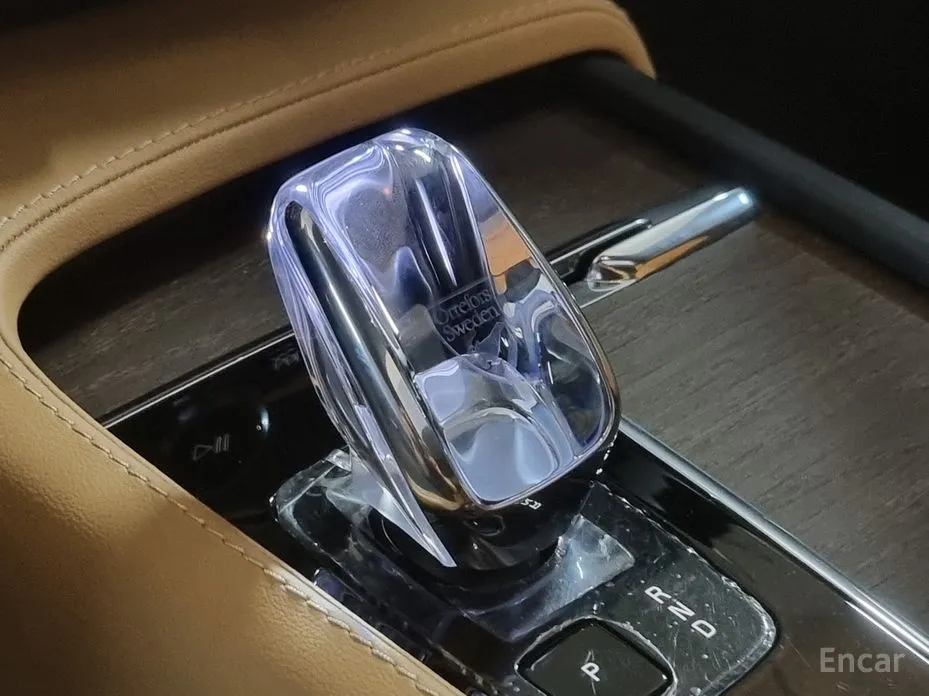 Фото 9 - Volvo V90