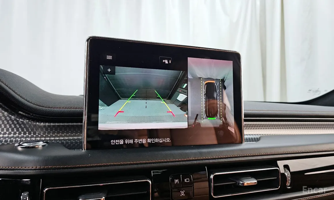 Фото 15 - Lincoln Aviator