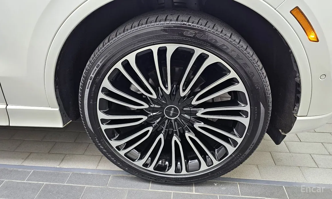 Фото 5 - Lincoln Aviator