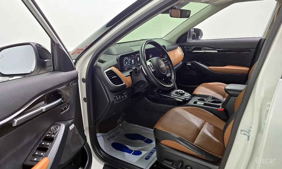 Фото 10 - Kia Seltos