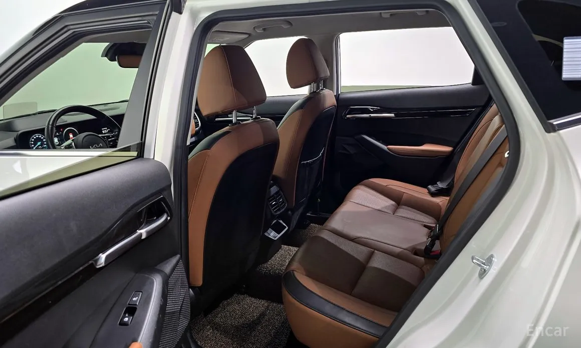 Фото 11 - Kia Seltos