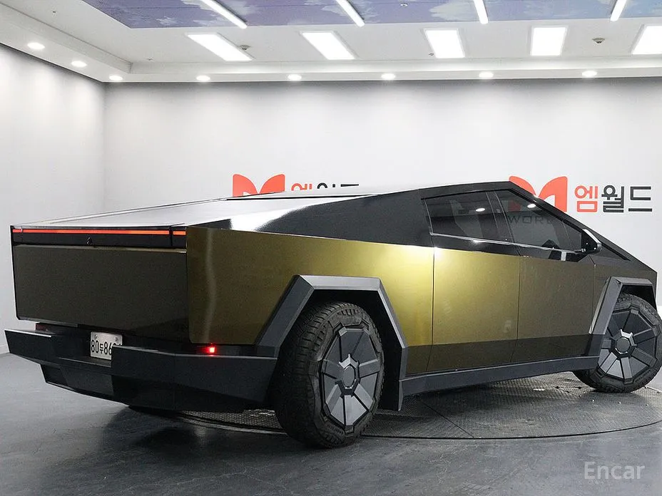 Фото 3 - Tesla Cybertruck