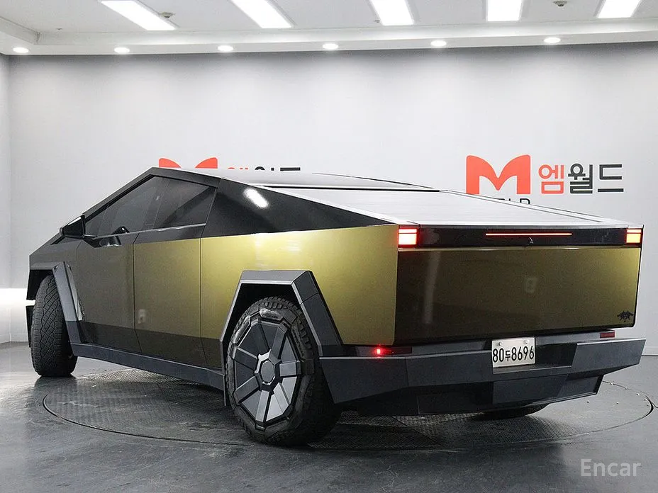 Фото 4 - Tesla Cybertruck
