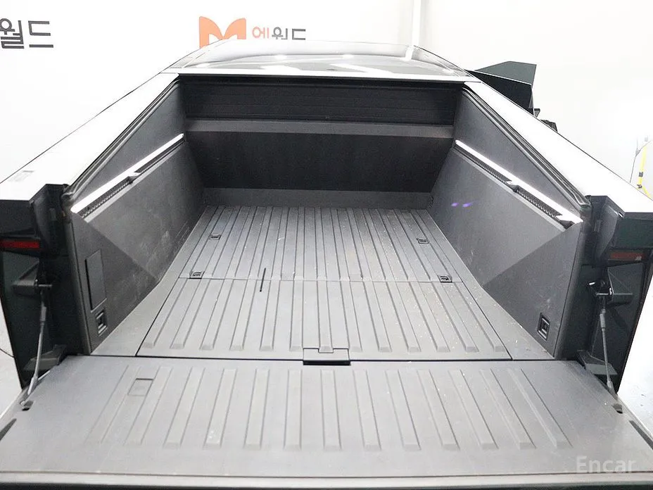 Фото 5 - Tesla Cybertruck