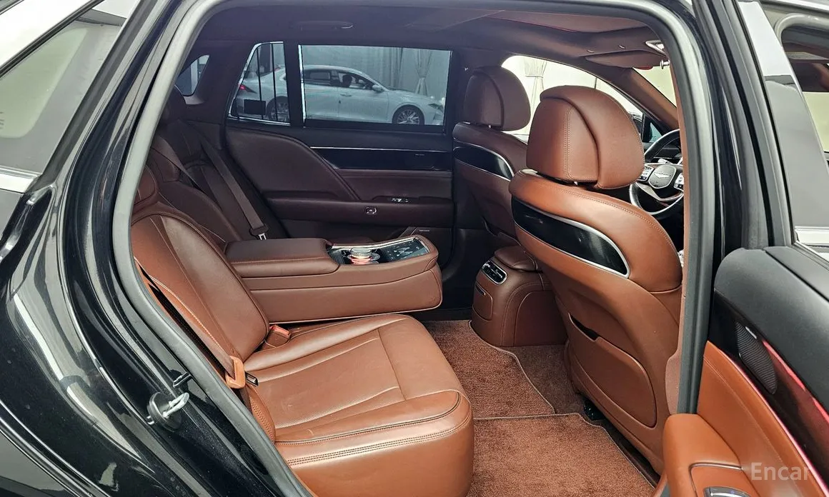 Фото 12 - Genesis G90