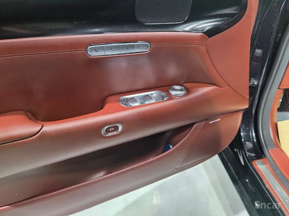 Фото 13 - Genesis G90