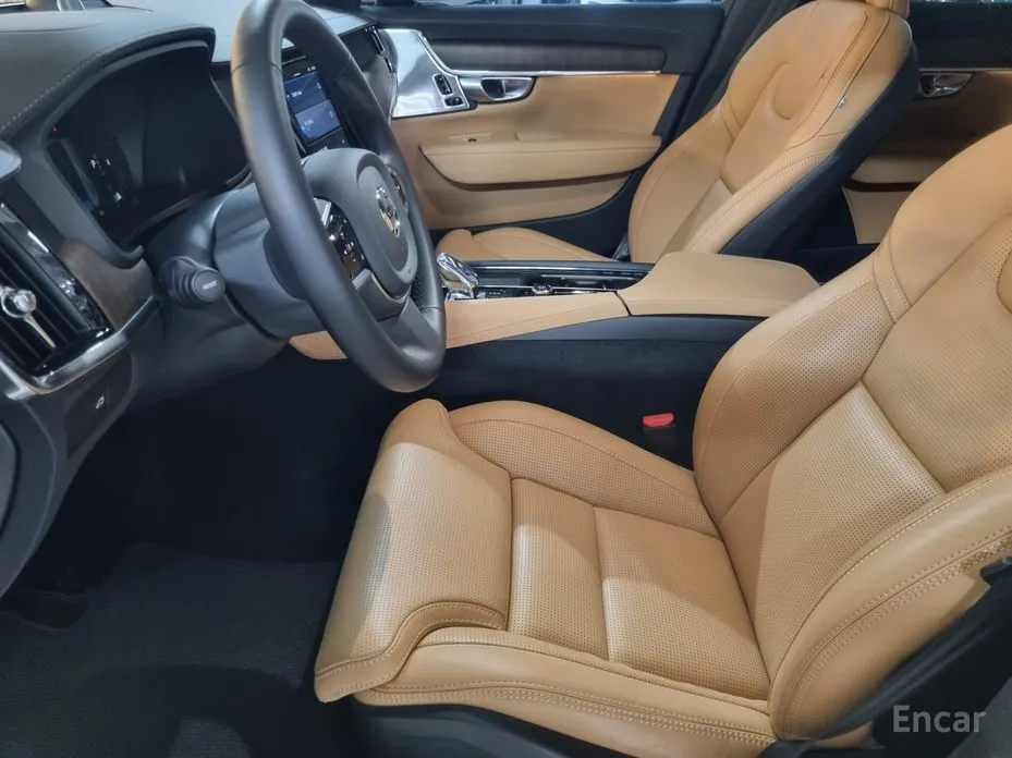 Фото 10 - Volvo V90