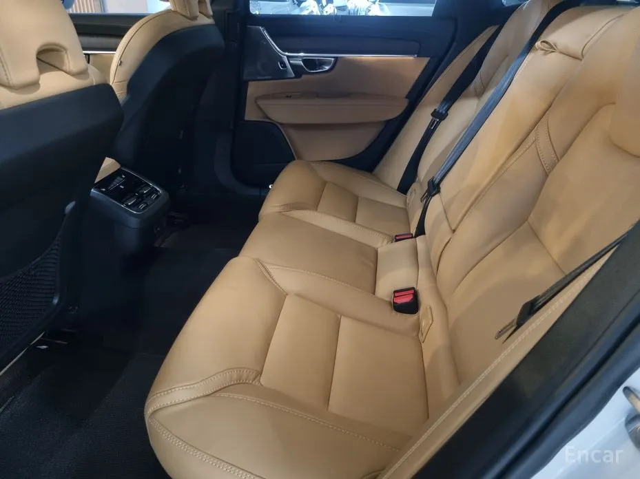 Фото 11 - Volvo V90