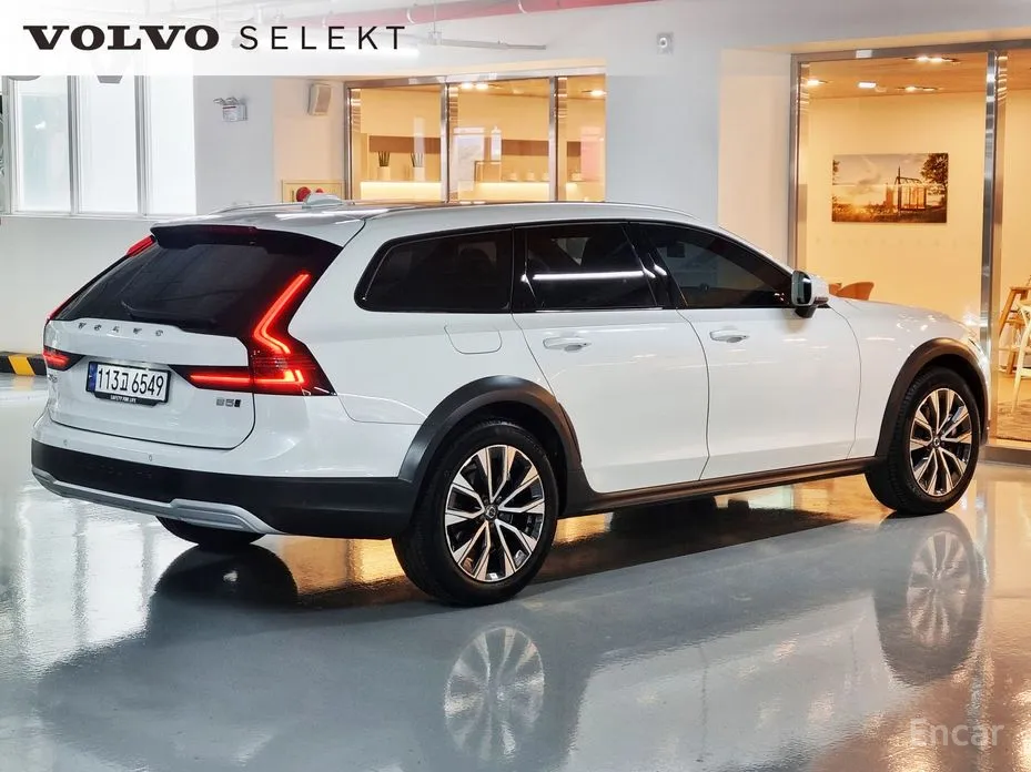 Фото 2 - Volvo V90