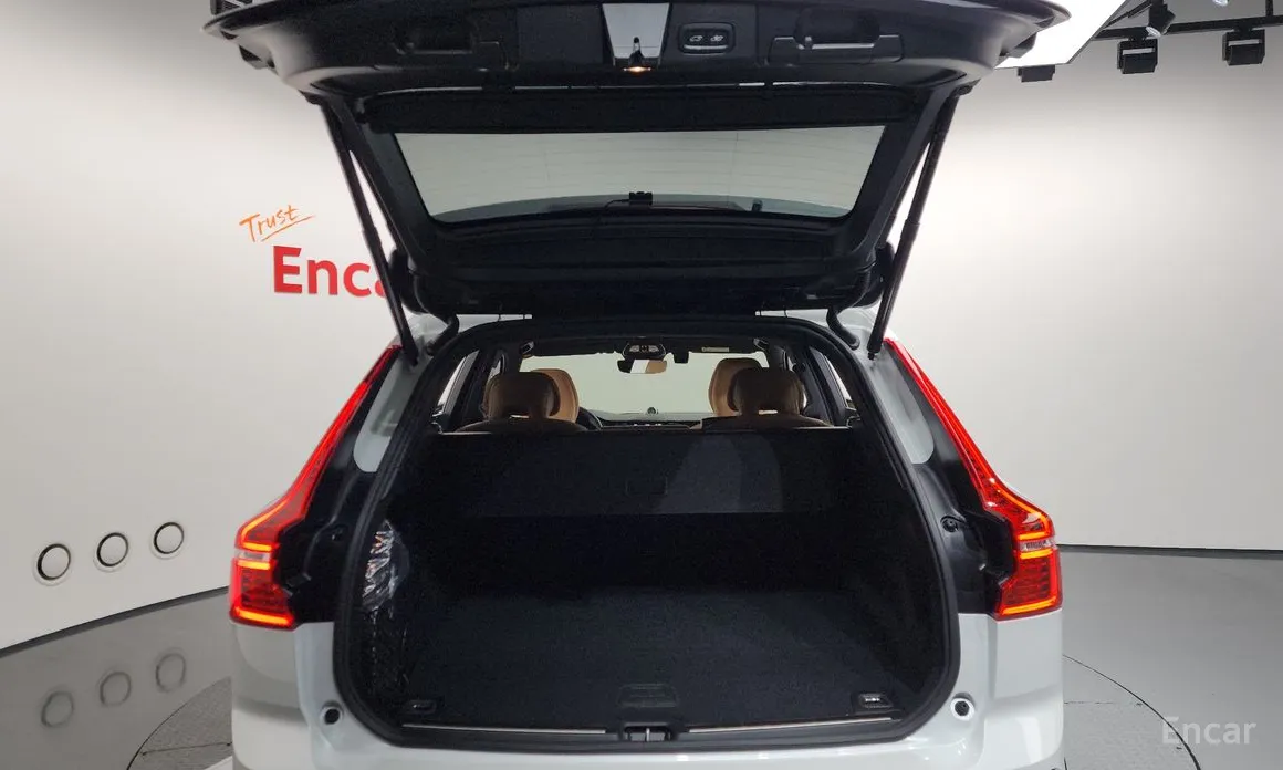 Фото 20 - Volvo XC60