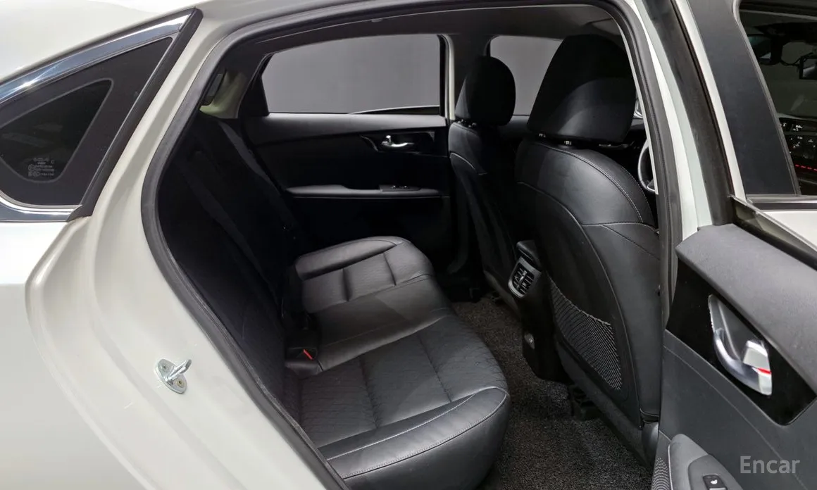 Фото 12 - Kia K3