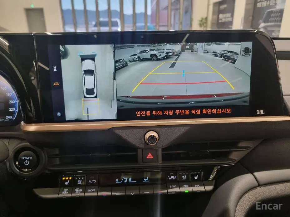 Фото 12 - Toyota Crown