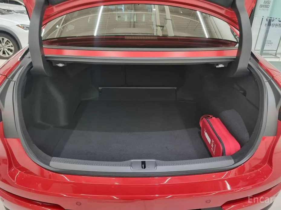 Фото 19 - Toyota Crown