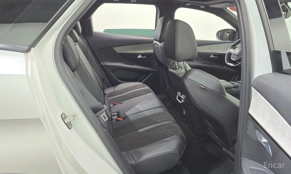 Фото 12 - Peugeot 3008