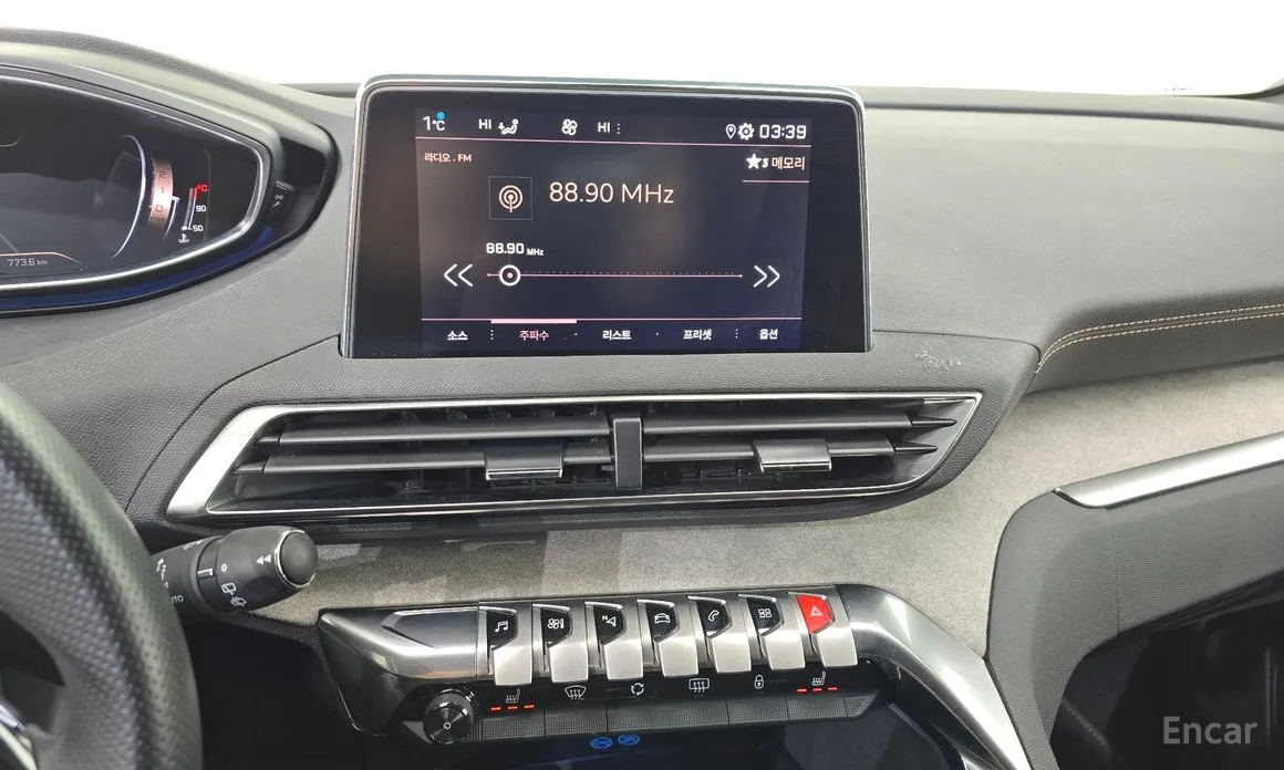 Фото 14 - Peugeot 3008