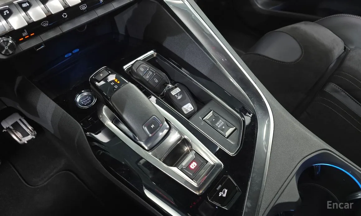 Фото 9 - Peugeot 3008