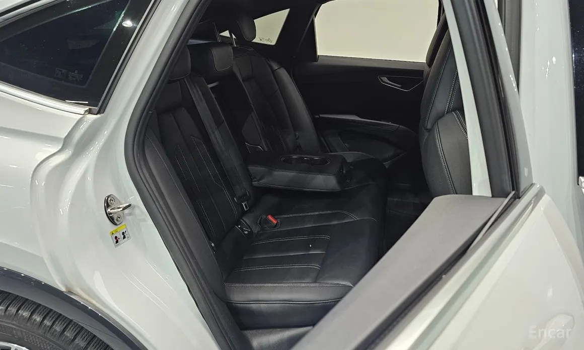 Фото 12 - Audi Q4 e-tron