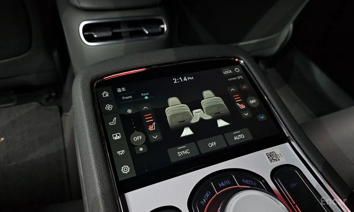 Фото 9 - Genesis G90