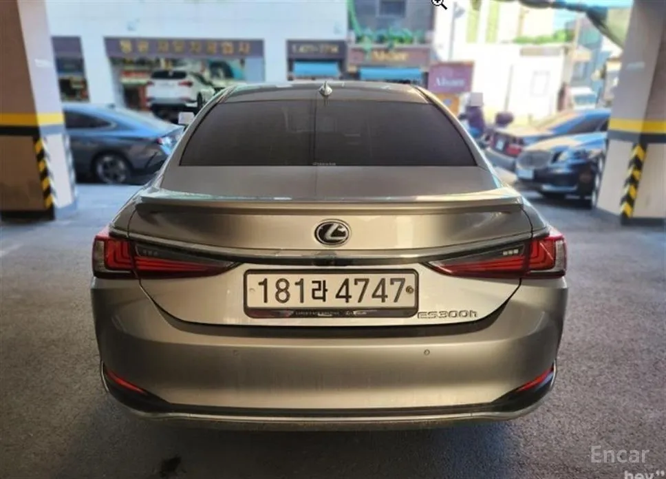 Фото 2 - Lexus ES