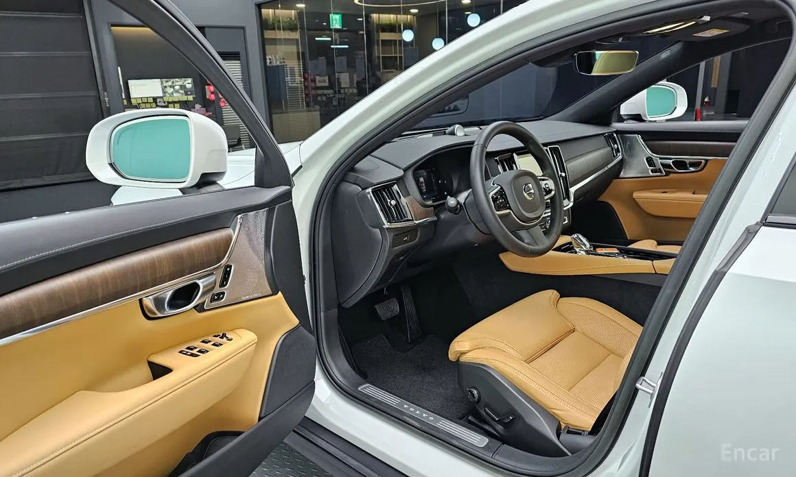 Фото 11 - Volvo V90