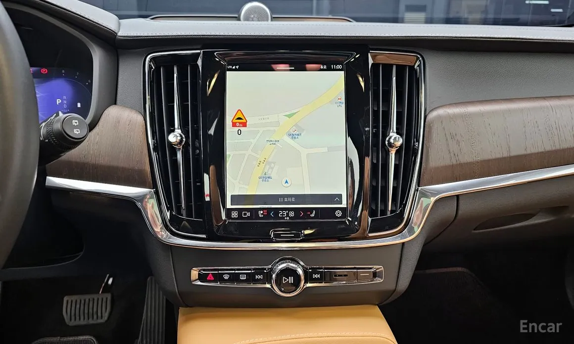 Фото 15 - Volvo V90