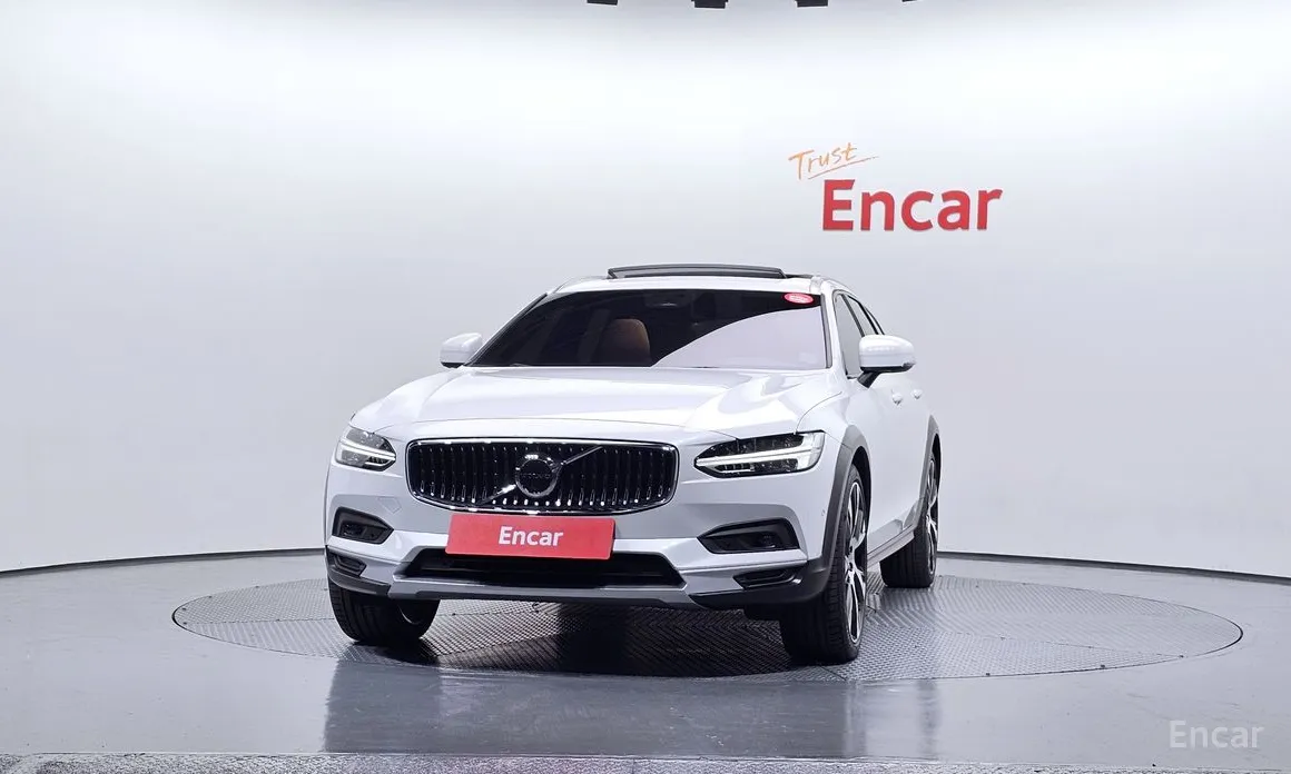 Фото 3 - Volvo V90