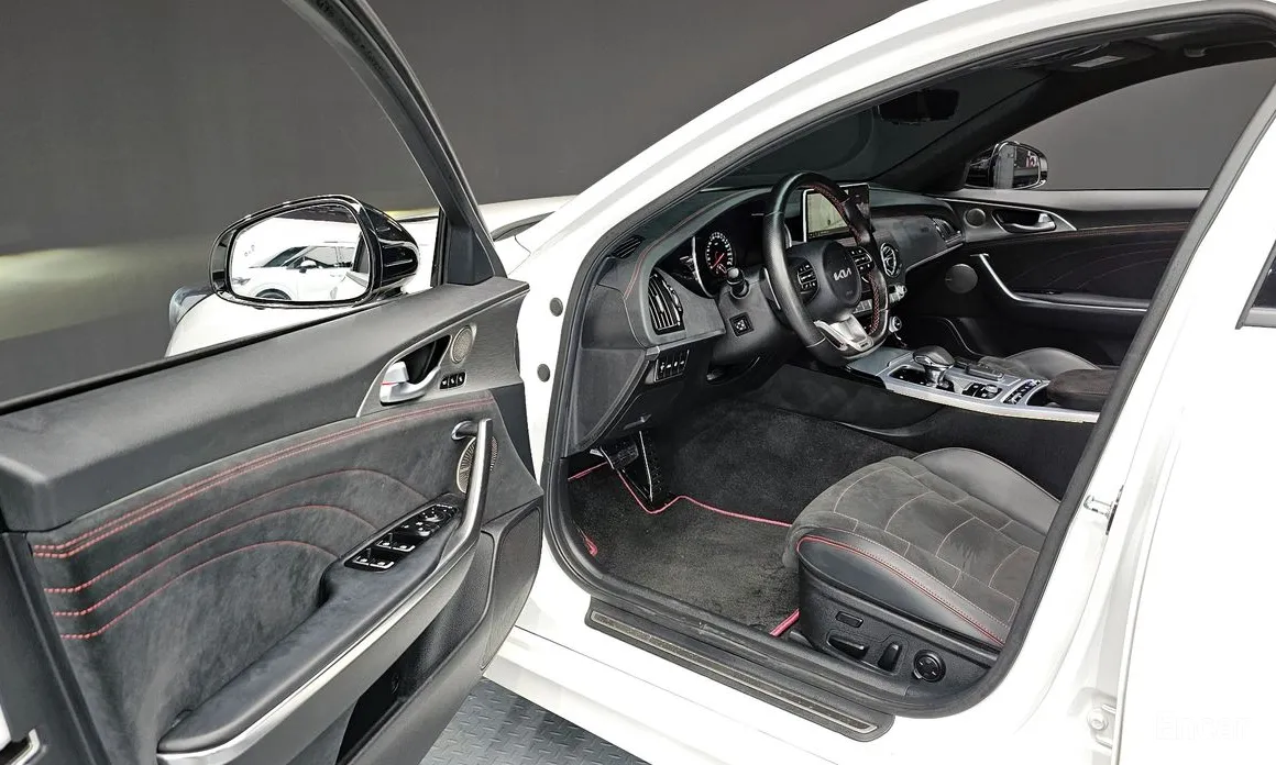 Фото 11 - Kia Stinger