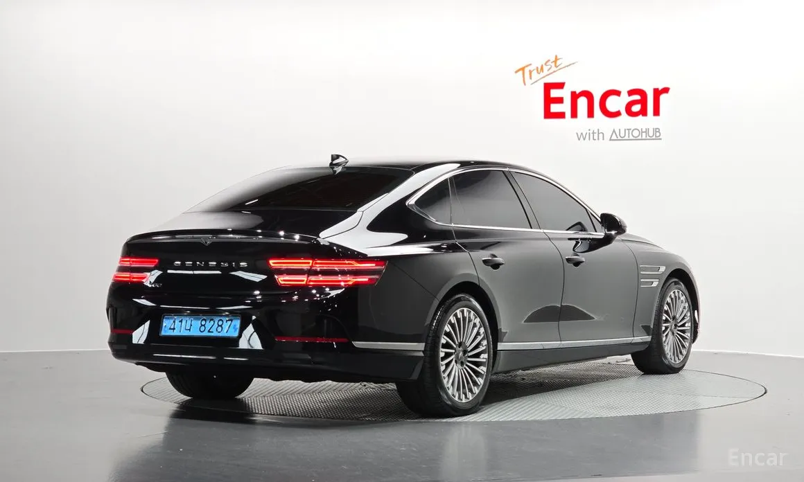 Фото 2 - Genesis G80