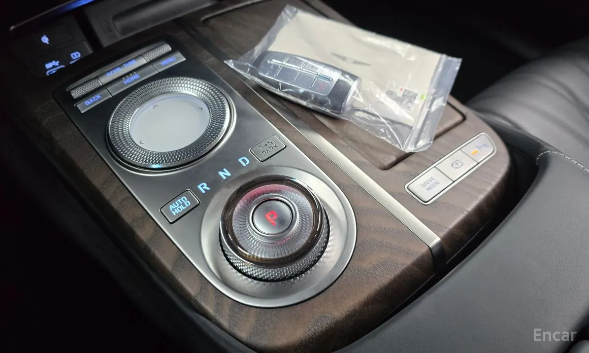 Фото 9 - Genesis G80