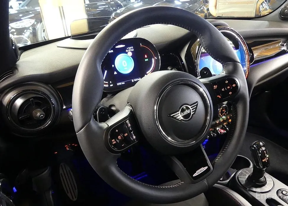 Фото 13 - Mini Cooper