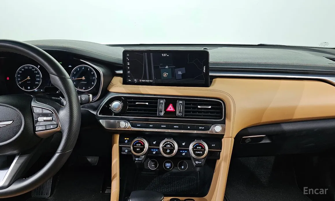 Photo 15 - Genesis G70