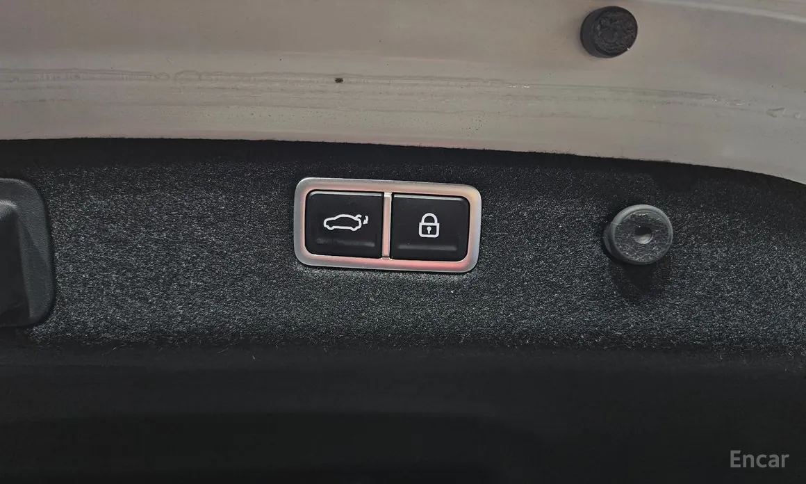 Photo 20 - Genesis G70