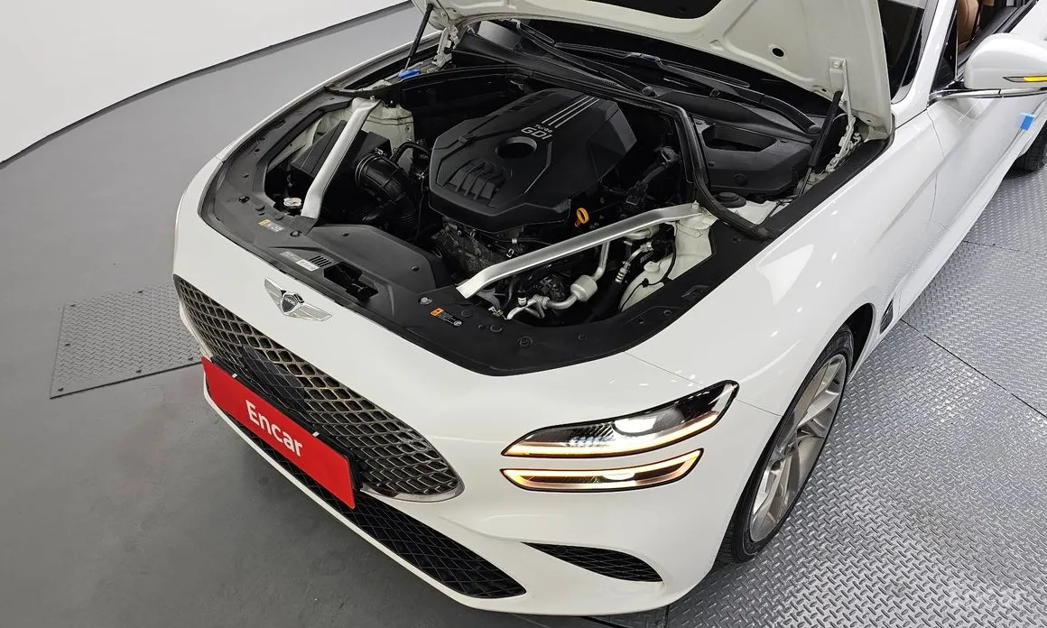 Photo 6 - Genesis G70