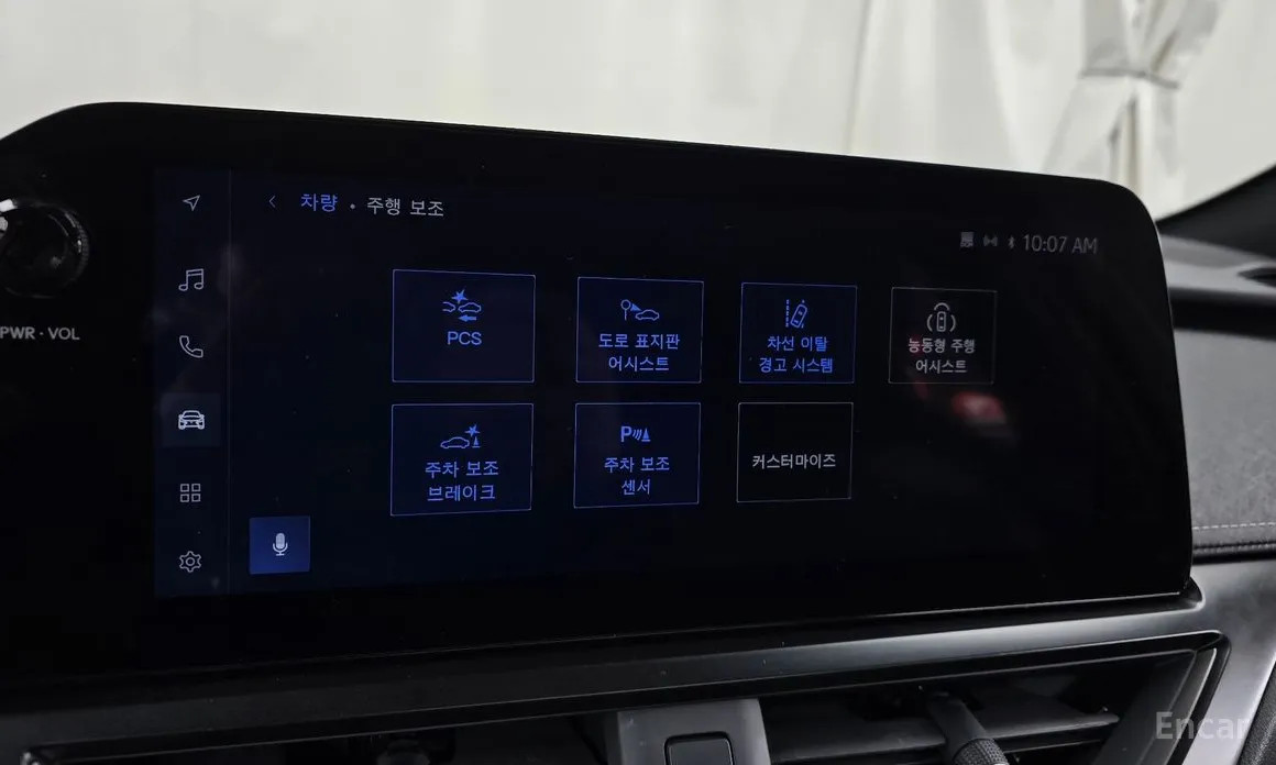 Фото 16 - Lexus UX