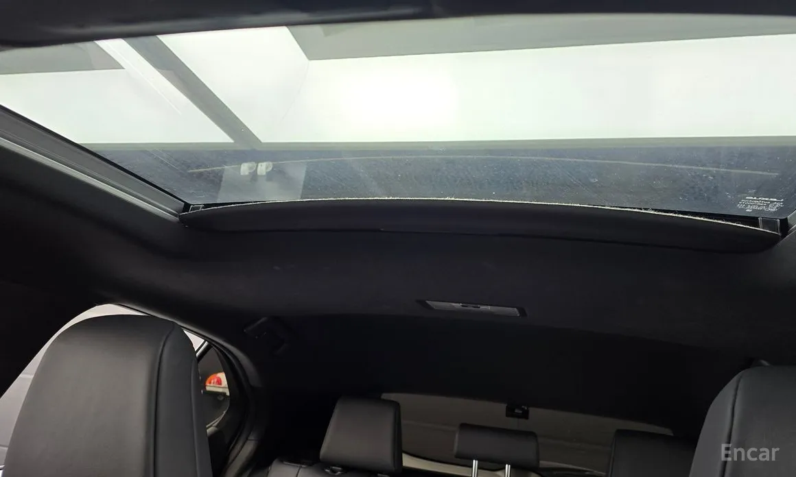 Фото 18 - Lexus UX