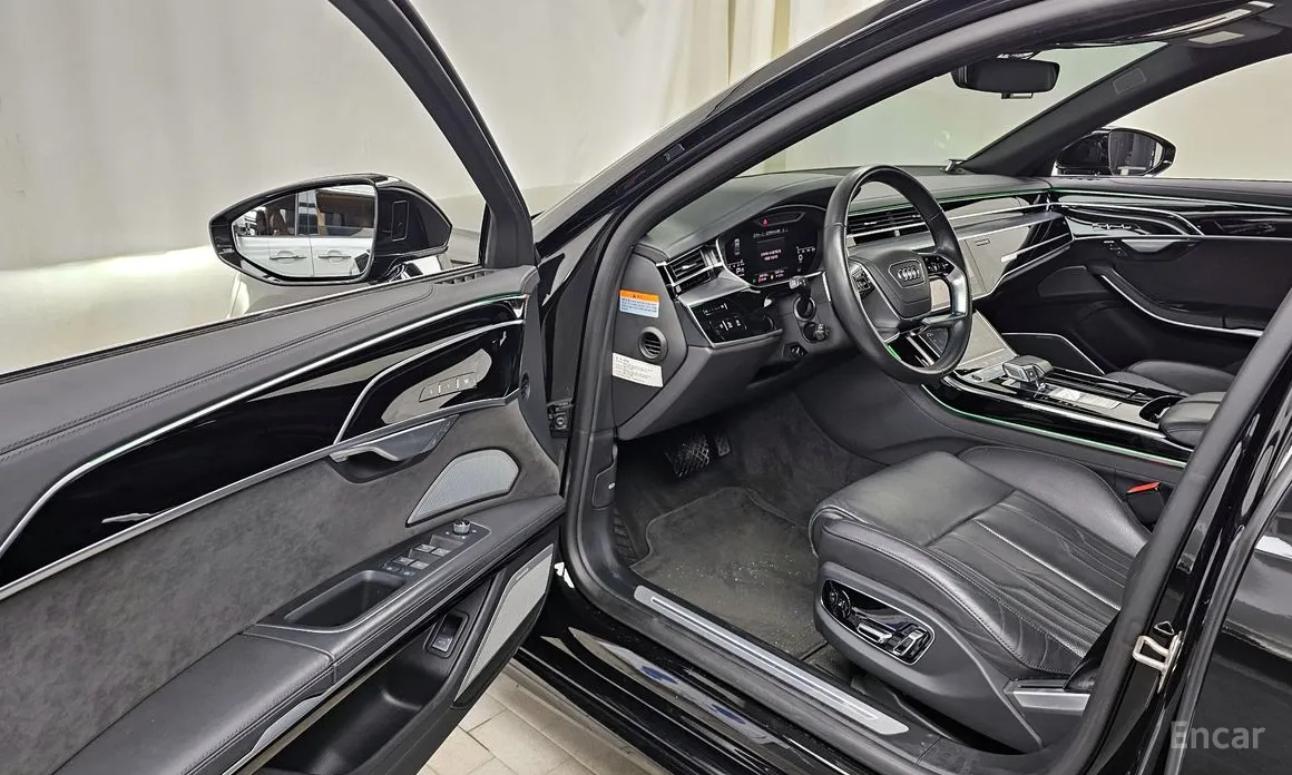 Фото 10 - Audi A8