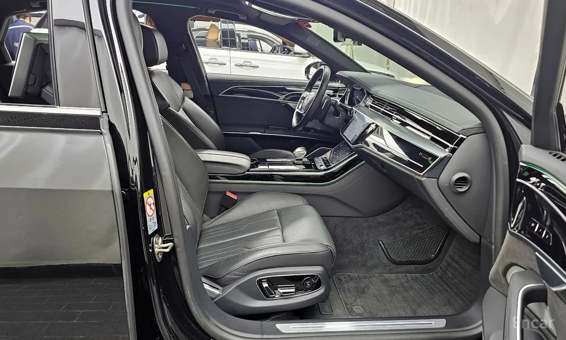 Фото 11 - Audi A8