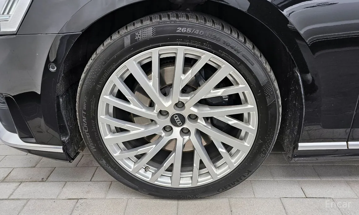 Фото 5 - Audi A8